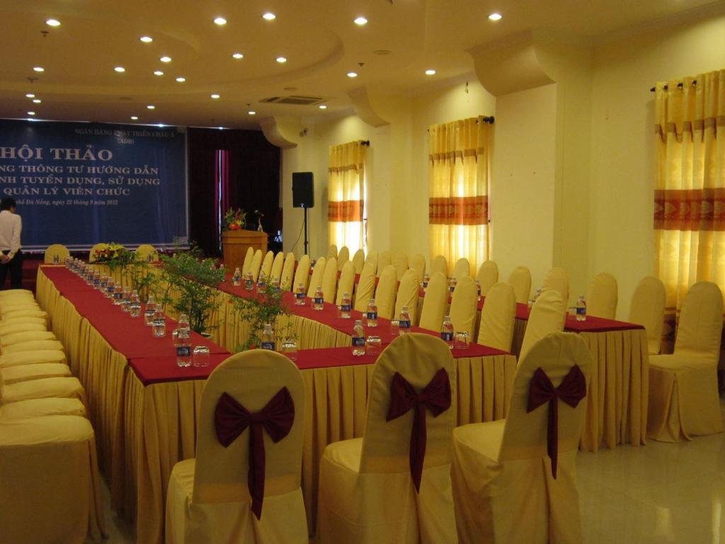 Bien Vang Hotel Danang Exterior photo