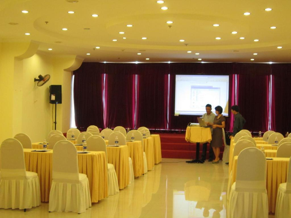 Bien Vang Hotel Danang Exterior photo